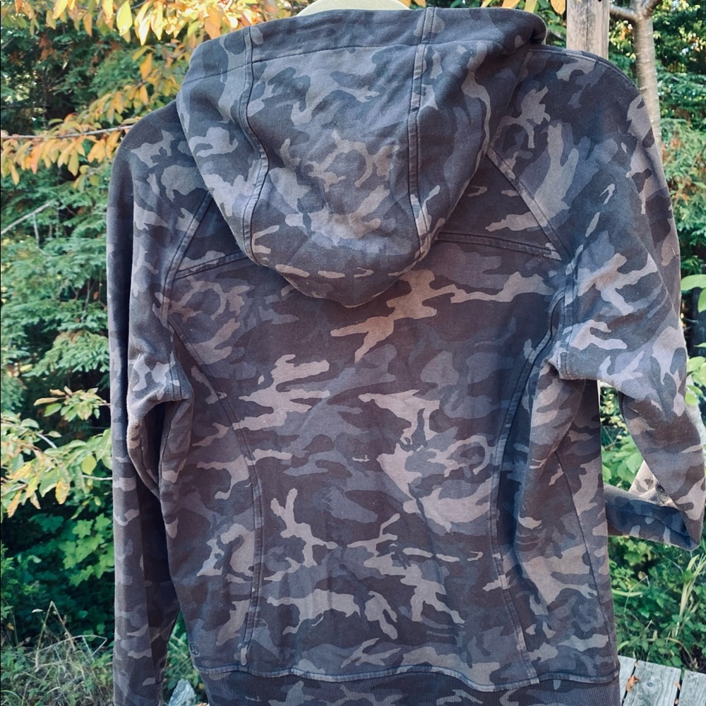 Lululemon camo hoodie size 4 - Picture 3 of 5
